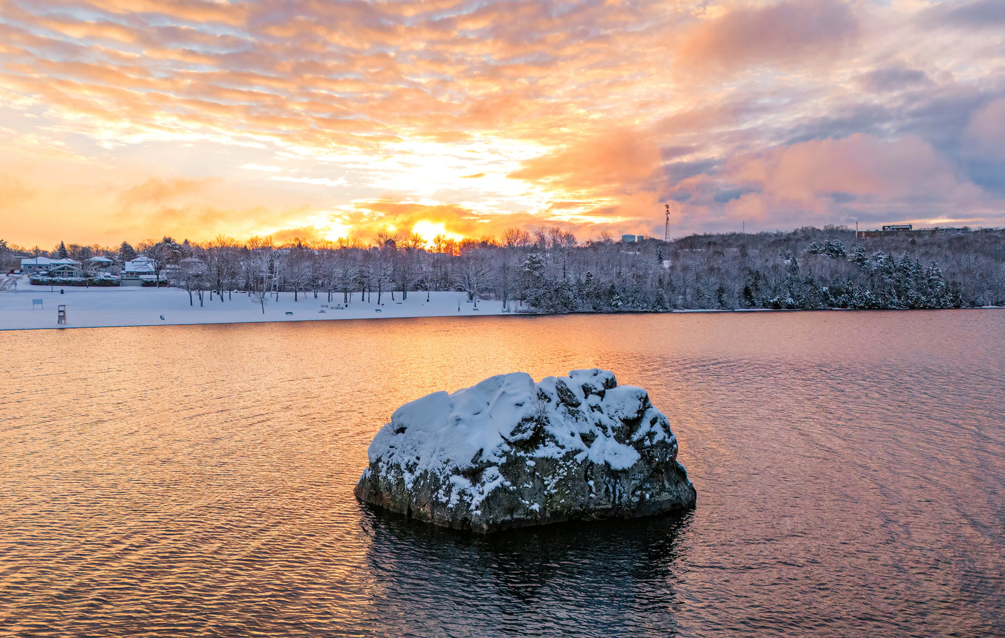 Canvas - The Winter Sunrise Rock 2