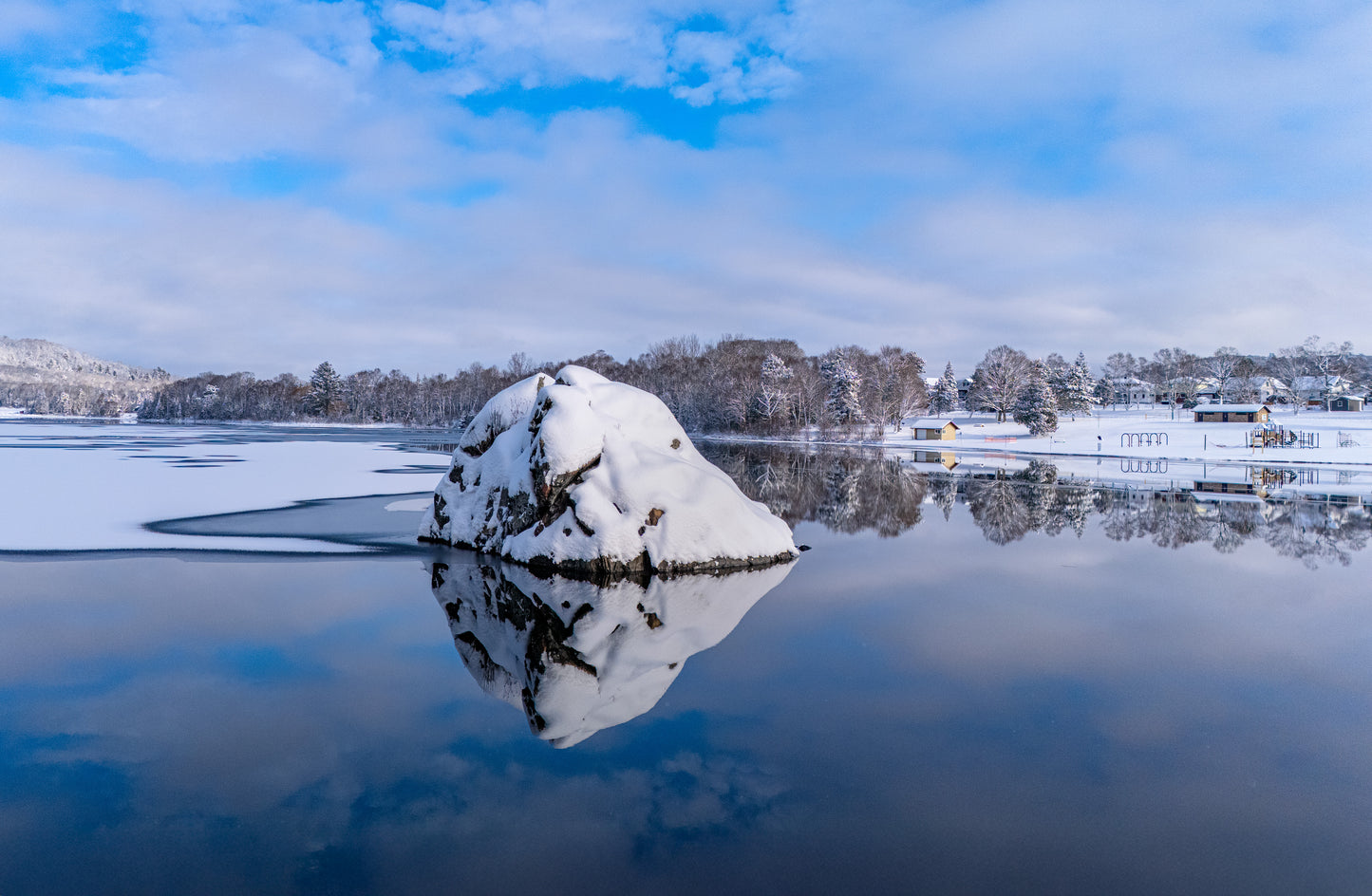 Canvas - Winter Wonderland Rock 10