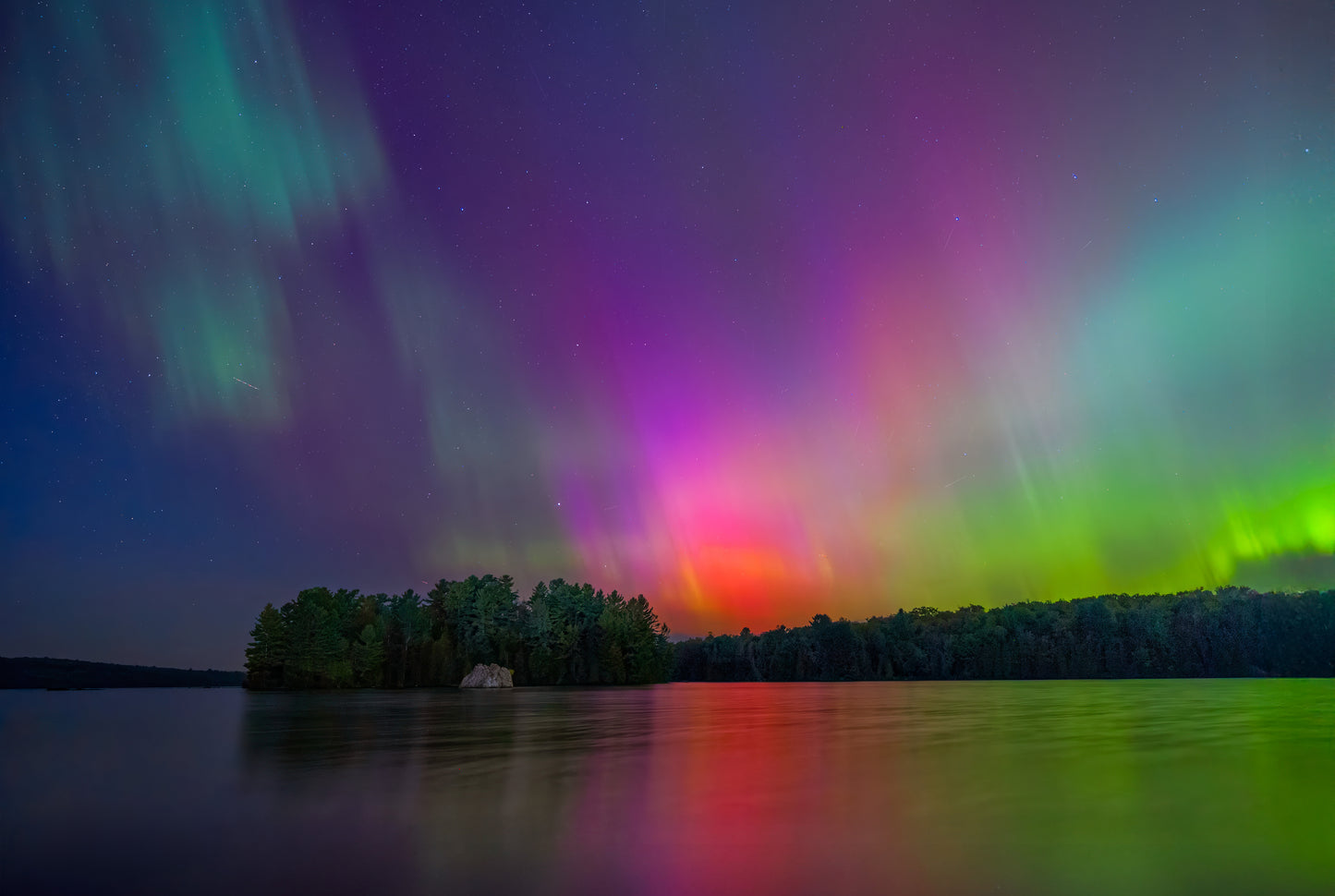 Canvas - Aurora At The Rock